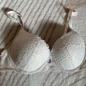 VS Elegant Lace Push up Bra - Cream